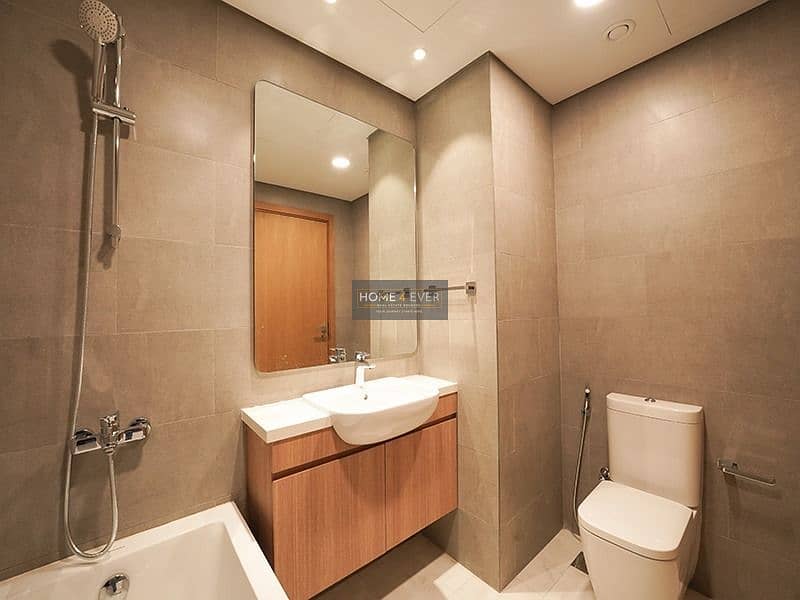 Spacious 3 Bed Townhouse || Community View - Image 14