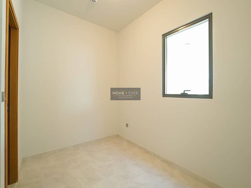 Spacious 3 Bed Townhouse || Community View - Image 18