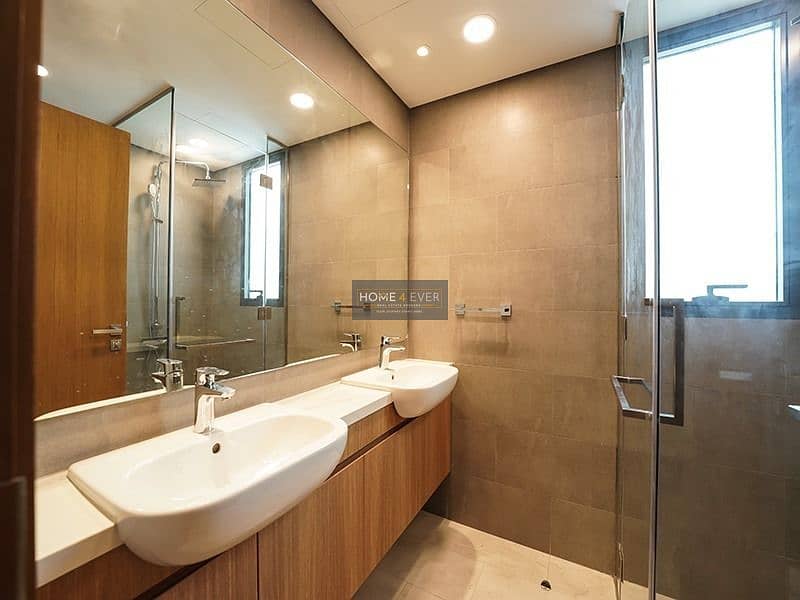 Spacious 3 Bed Townhouse || Community View - Image 19