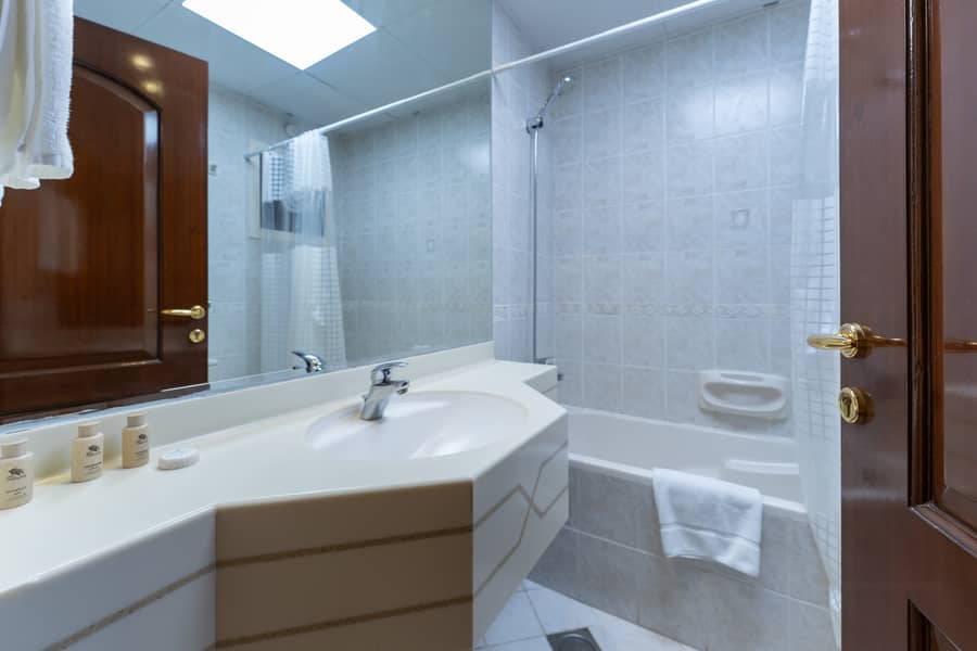 10 bathroom all 6. jpg