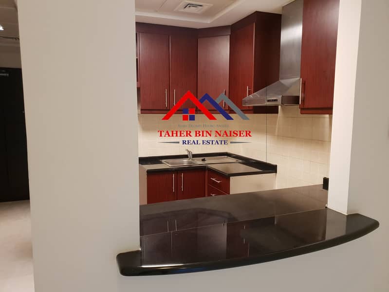 NEXT TO METRO LARGE STUDIO AVAILABLE FOR SALE