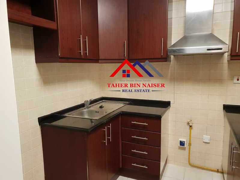 NEXT TO METRO LARGE STUDIO AVAILABLE FOR SALE - Image 7