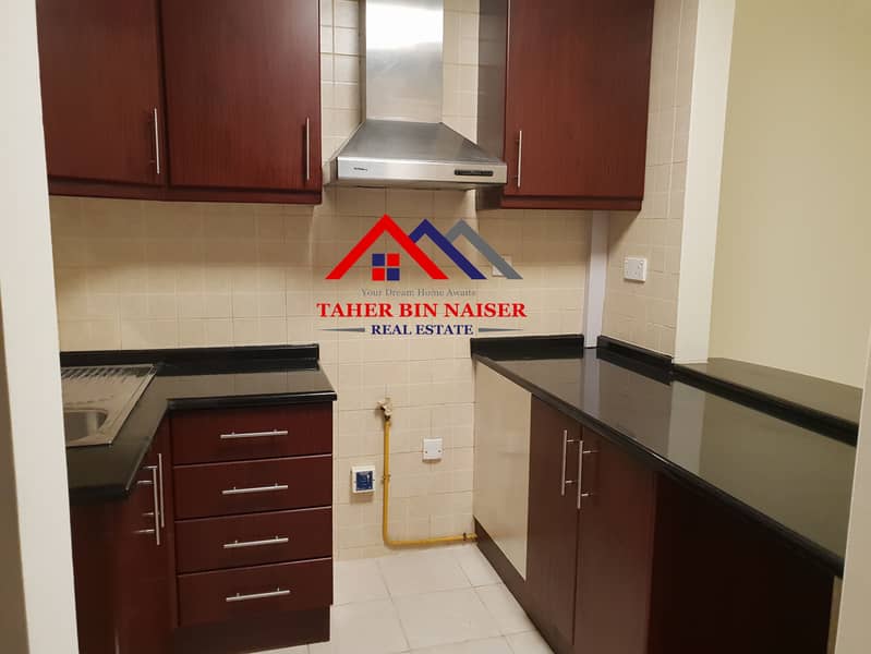 NEXT TO METRO LARGE STUDIO AVAILABLE FOR SALE - Image 8