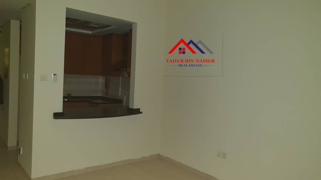 NEXT TO METRO LARGE STUDIO AVAILABLE FOR SALE - Image 10