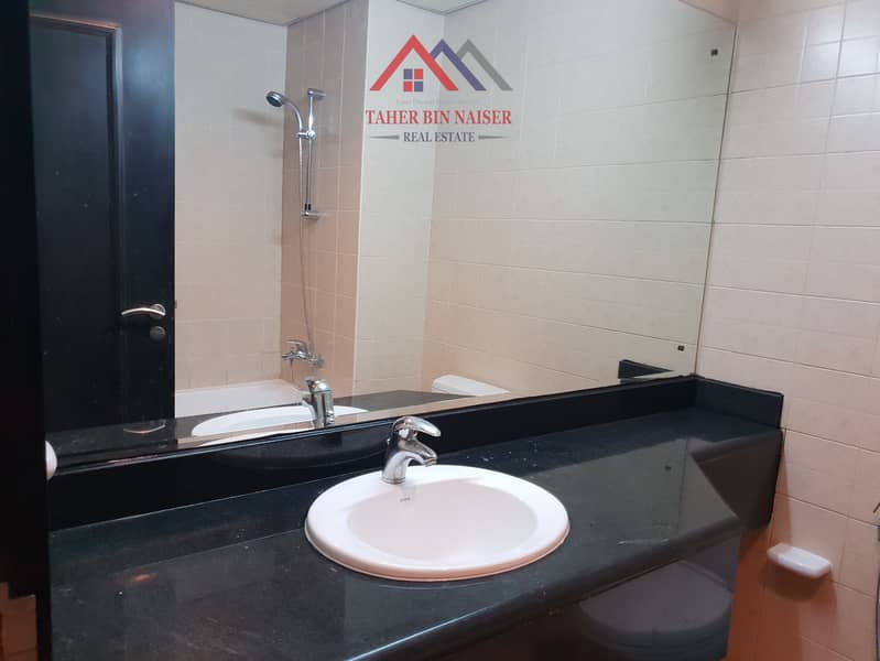 NEXT TO METRO LARGE STUDIO AVAILABLE FOR SALE - Image 11