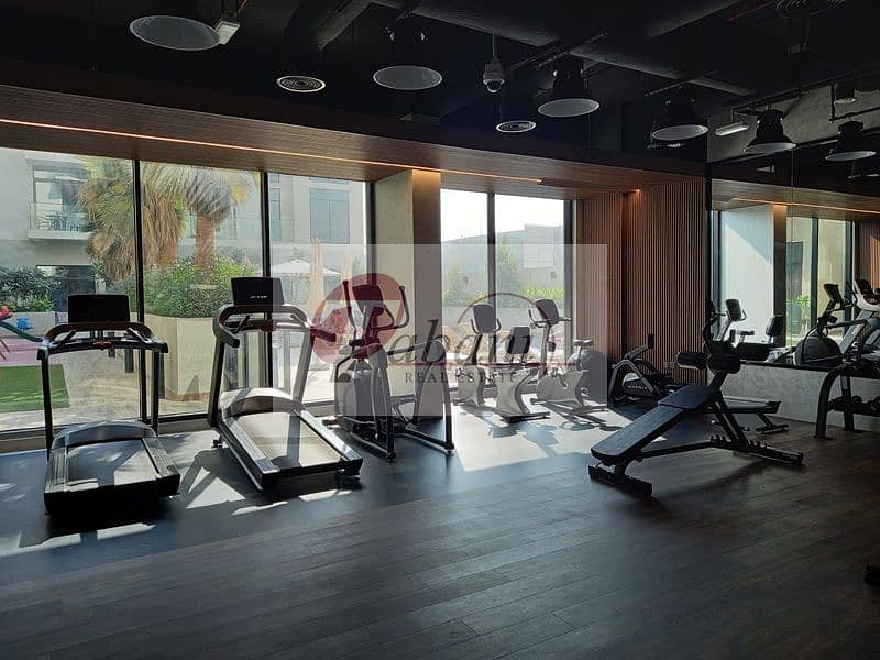 ELEGANT LIVING | EQUIPED KITCHEN | 1 BEDROOM - Image 10