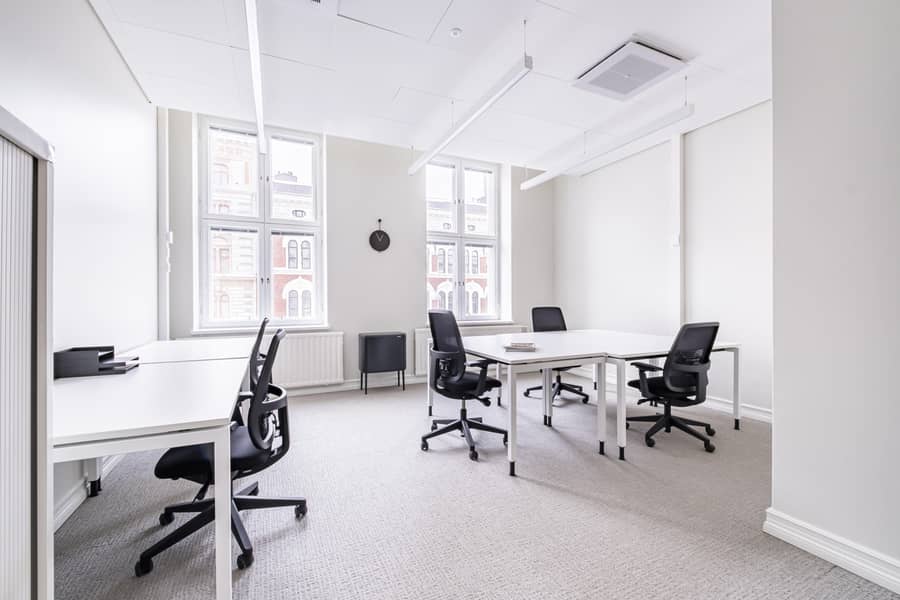 3 Signature Erottaja 5357 Helsinki Finland Large Office. jpg