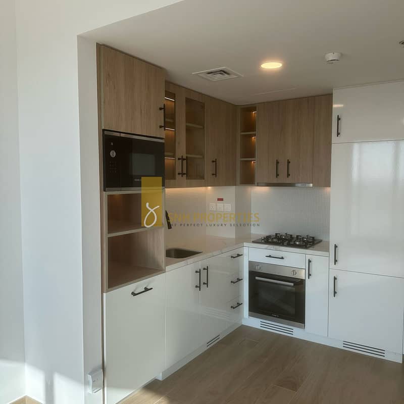 FULLY FURNISHED | COMMUNITY VIEW | READY TO MOVE IN - Image 7