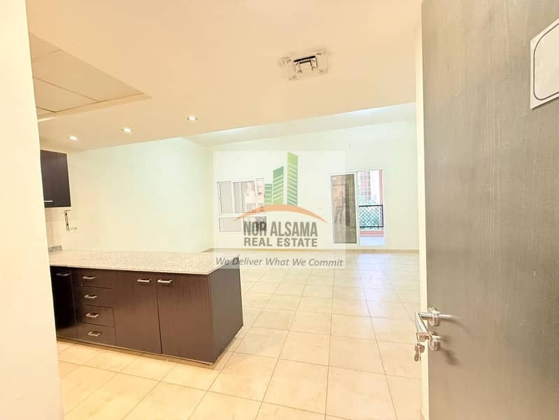 Spacious!! Open view!! 2 BHK with balcony - Image 9