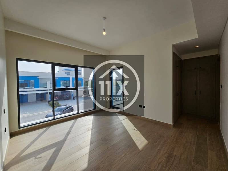 4 BR Townhouse | Multiple Options | Prime Location