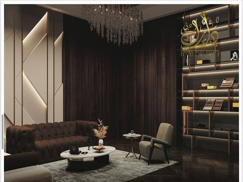 A Residence with a Private Pool Advantage