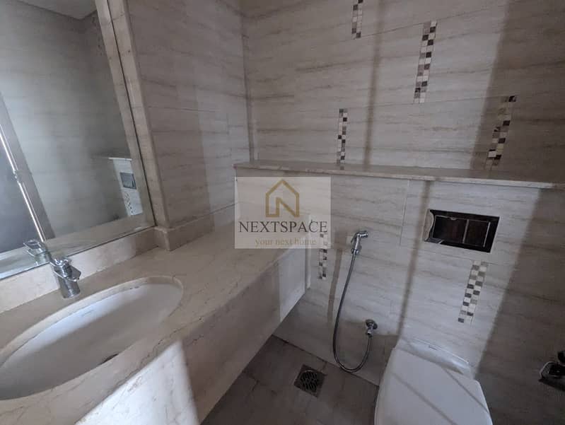 Spacious One-Bedroom I Prime Location I Vacant - Image 11