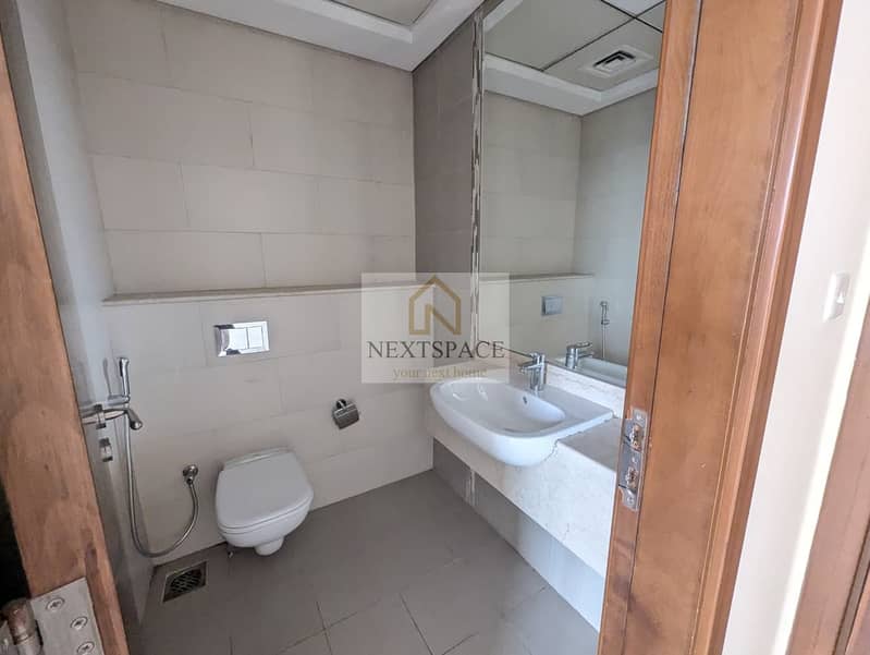 Spacious One-Bedroom I Prime Location I Vacant - Image 12