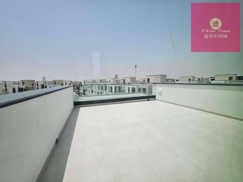 Beautiful Villa | Exclusive | Single Row | Backing On Central Park | Roof Access | Attractive Price - Image 7