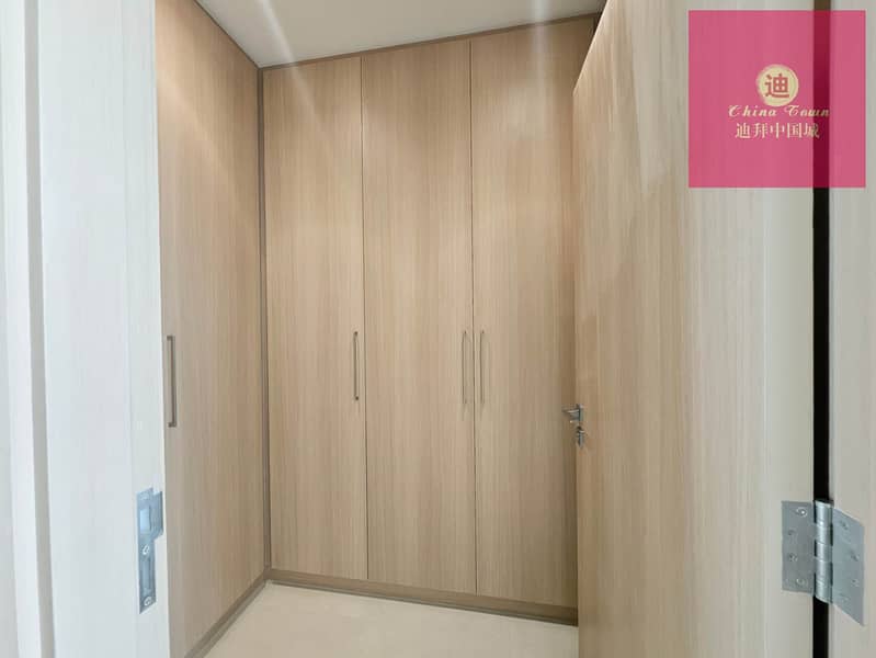 Beautiful Villa | Exclusive | Single Row | Backing On Central Park | Roof Access | Attractive Price - Image 8