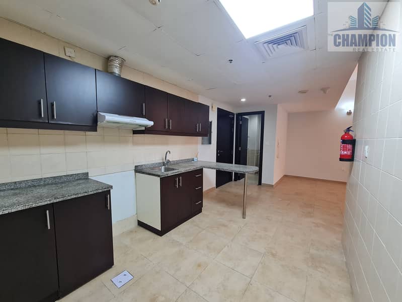 High Floor - Chiller Free - Spacious & Vibrant - Close Kitchen - Convertible to Freehold