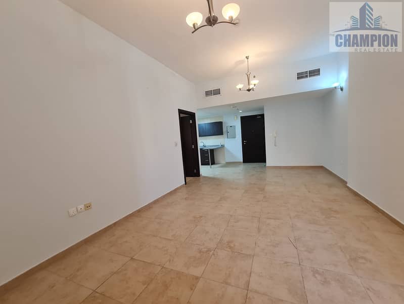 High Floor - Chiller Free - Spacious & Vibrant - Close Kitchen - Convertible to Freehold