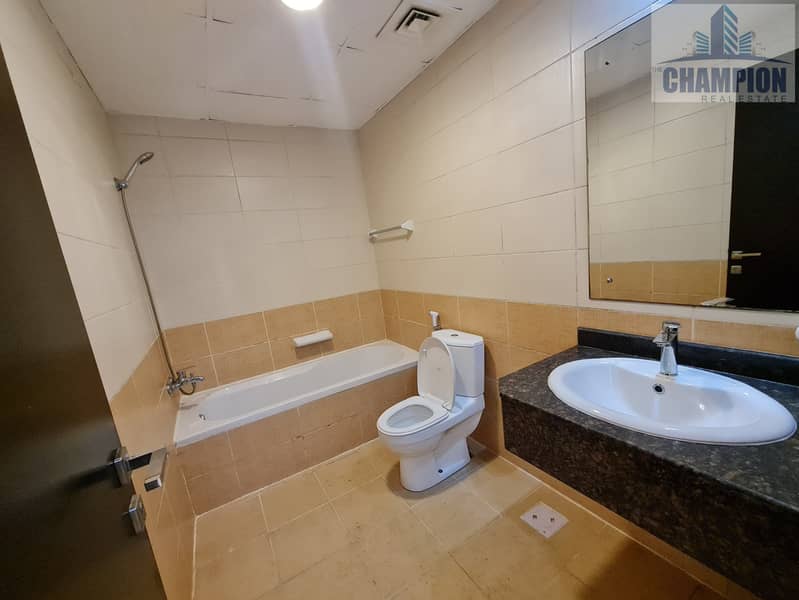 High Floor - Chiller Free - Spacious & Vibrant - Close Kitchen - Convertible to Freehold