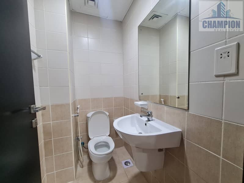 High Floor - Chiller Free - Spacious & Vibrant - Close Kitchen - Convertible to Freehold - Image 9