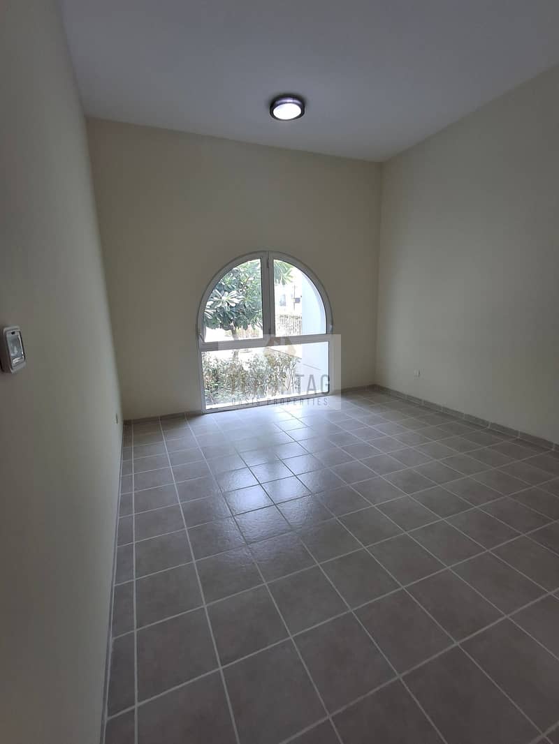 DEAL MULTIPLE ONE BEDROOM WITH BALCONY FOR SALE ONLY 745K - Image 6