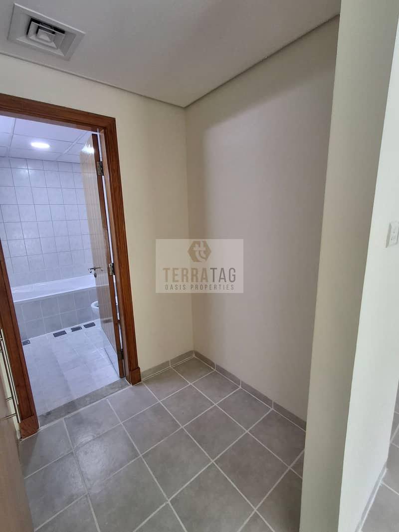 DEAL MULTIPLE ONE BEDROOM WITH BALCONY FOR SALE ONLY 745K - Image 9