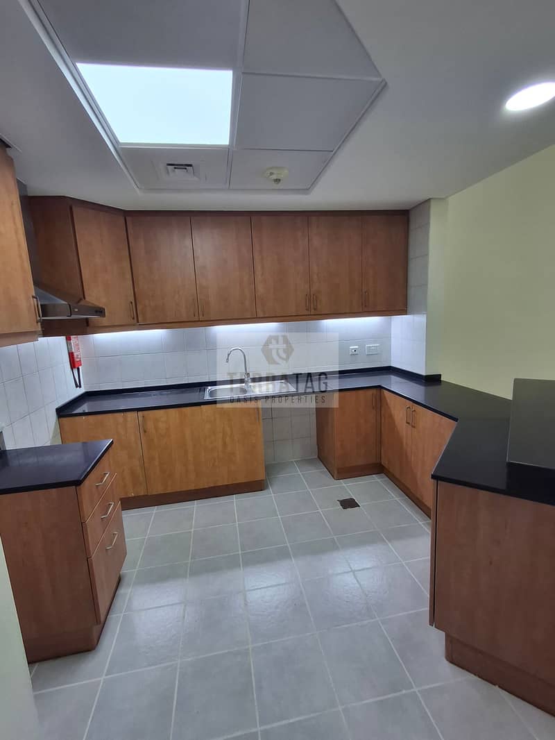 DEAL MULTIPLE ONE BEDROOM WITH BALCONY FOR SALE ONLY 745K - Image 18