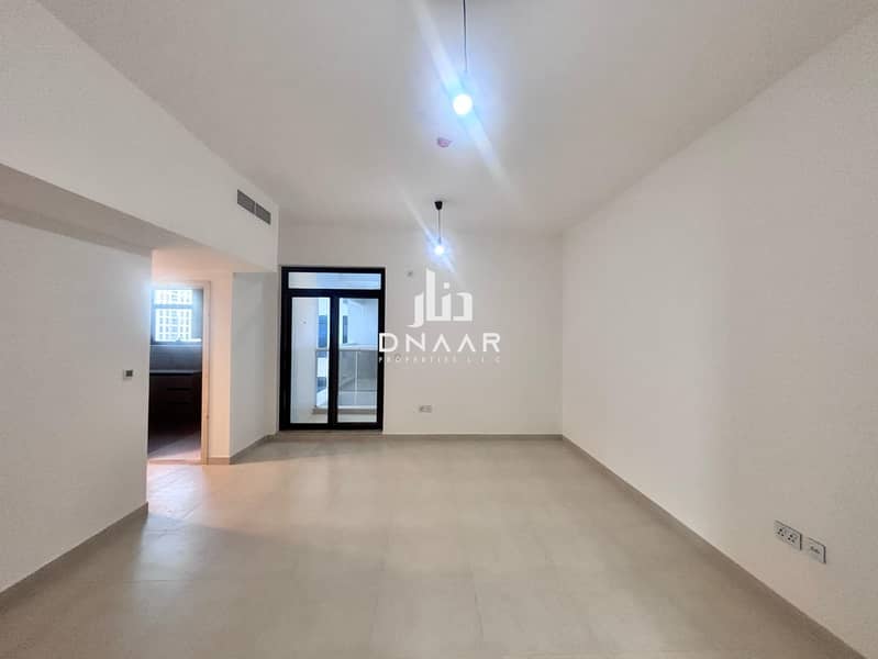 Spacious & Premium Quality 2BHK in PRIME LOCATION | Ready to Move in | Closed Kitchen | Brand New