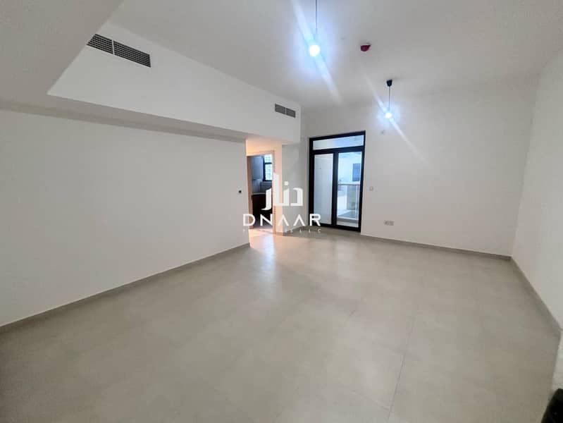 Spacious & Premium Quality 2BHK in PRIME LOCATION | Ready to Move in | Closed Kitchen | Brand New