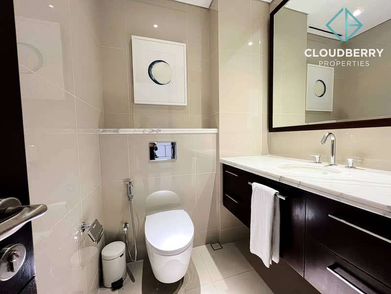 Luxurious | Burj Khalifa View | Fully Furnished - Image 17