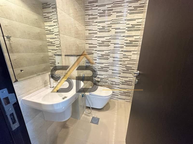 Stunning and Beautiful 2Br Apartment with Nice Layout and All Facilities Available