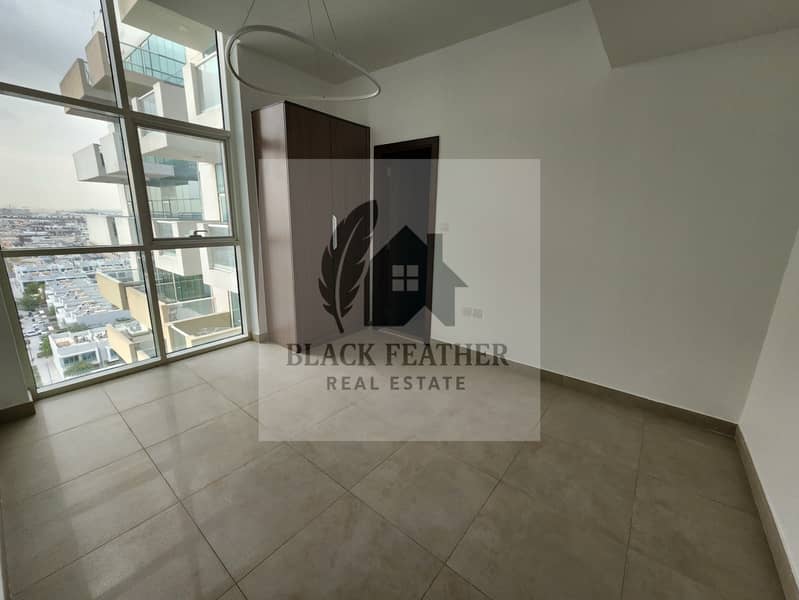 FREE CHILLER // LOWEST PRICE // POOL VIEW // HIGH FLOOR // VACANT