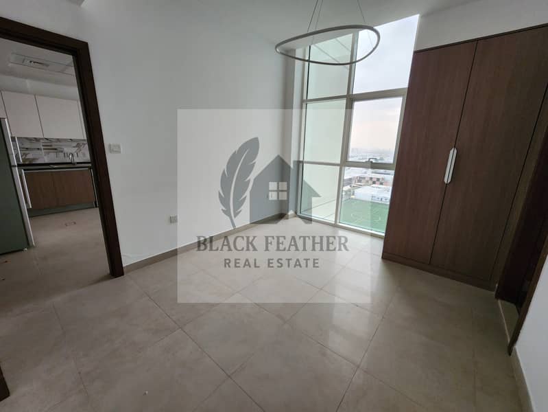 FREE CHILLER // LOWEST PRICE // POOL VIEW // HIGH FLOOR // VACANT