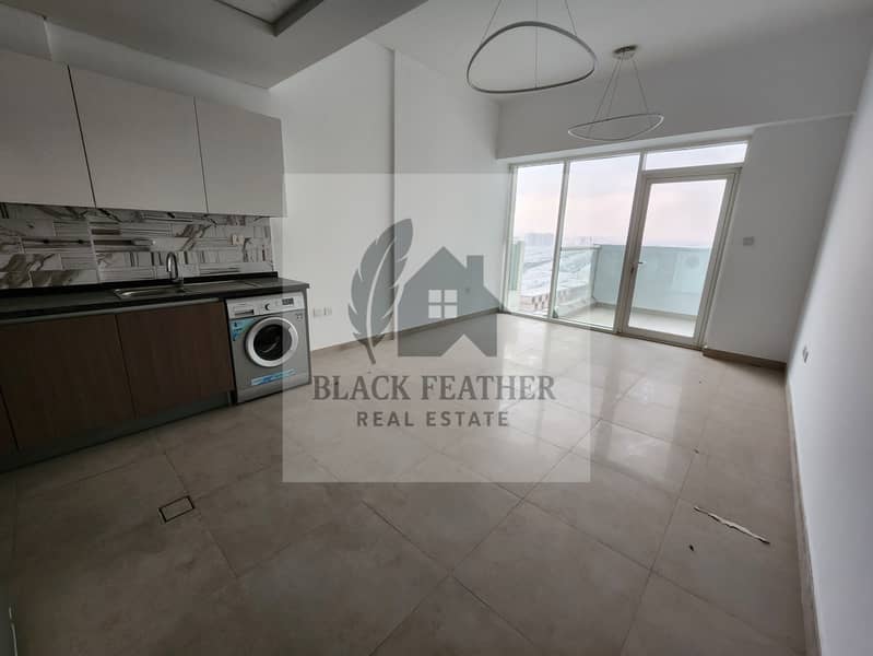 FREE CHILLER // LOWEST PRICE // POOL VIEW // HIGH FLOOR // VACANT - Image 10