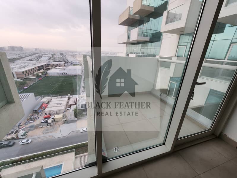 FREE CHILLER // LOWEST PRICE // POOL VIEW // HIGH FLOOR // VACANT - Image 11