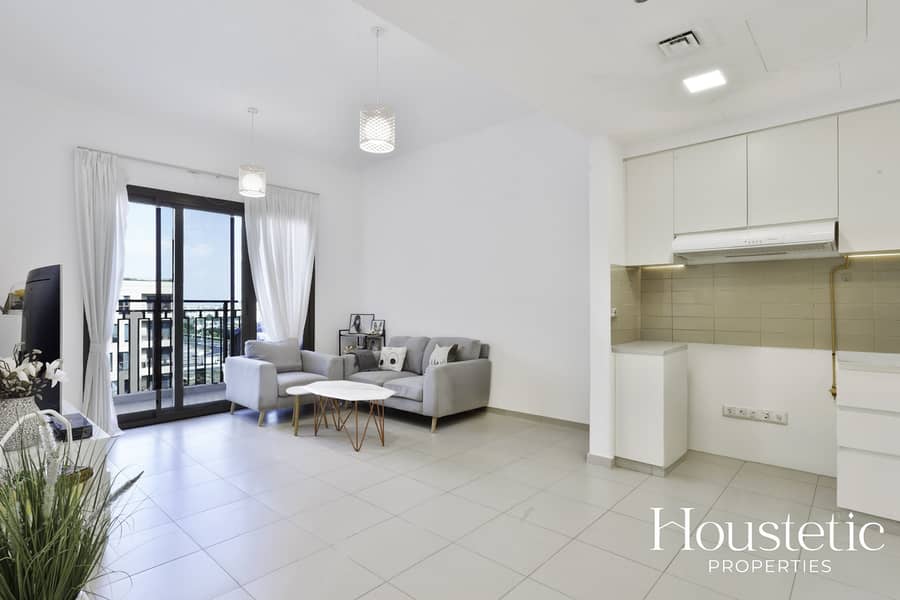 Pool View | Mid Floor | Vacant on Transfer