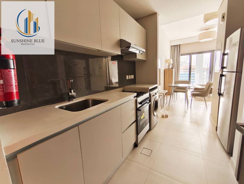 BRIGHT HUGE UNIT WITH BEST AMINATIES READY TO MOVE - Image 6