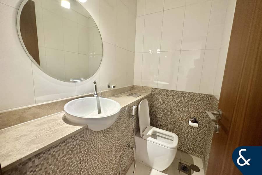 One Bedroom | Canal View | Vacant On Transfer - Image 9