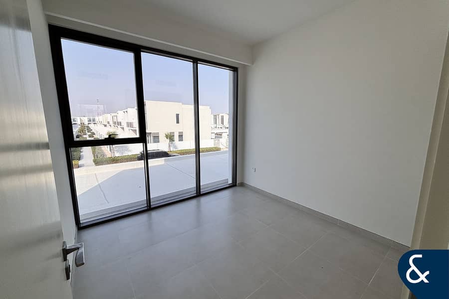 3 Plus Maids | Palma |Park Facing |Single row - Image 10