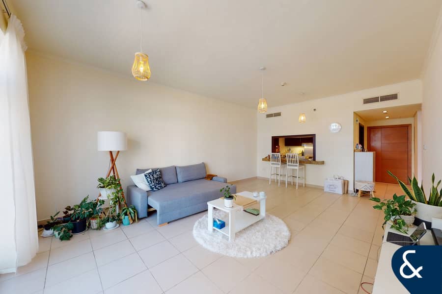 Large One Bedroom | Low Floor | Investment