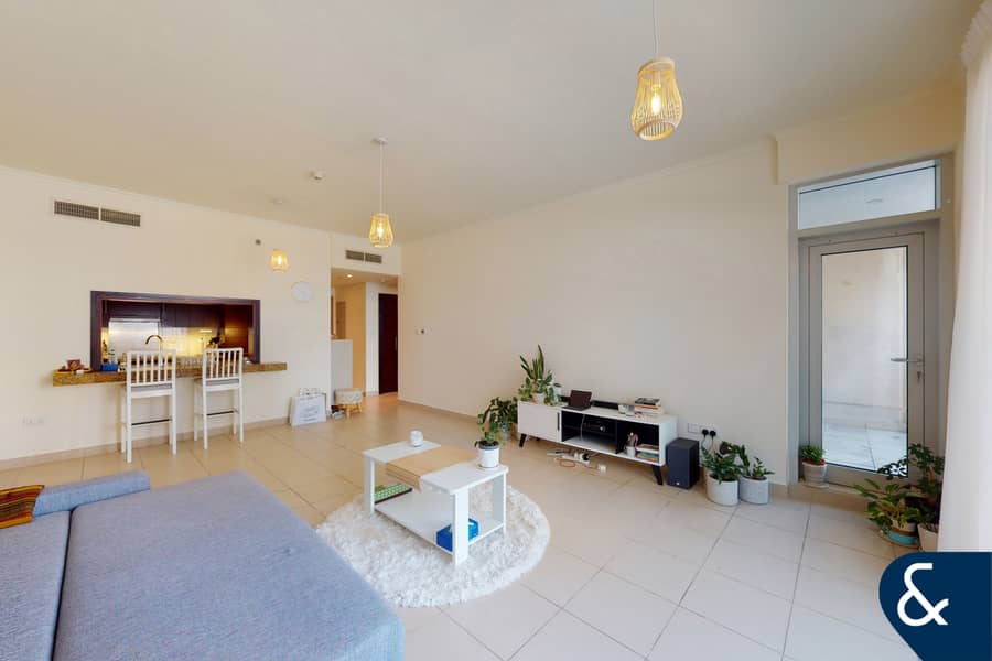 Large One Bedroom | Low Floor | Investment