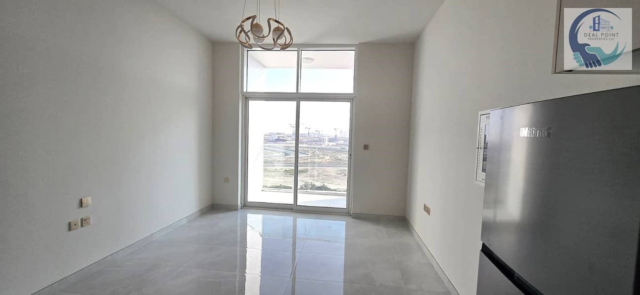 Close to Dubai Hills Mall & Schools || 5 Mins from Dubai Science Park || Gym, Pool, Jacuzzi, Spa & Table Tennis || Onsite Retail & Cafe - Image 8