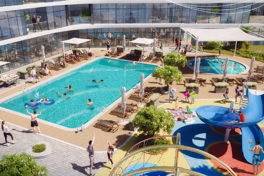 Prime location I Pool view I Spacious Living - Image 10