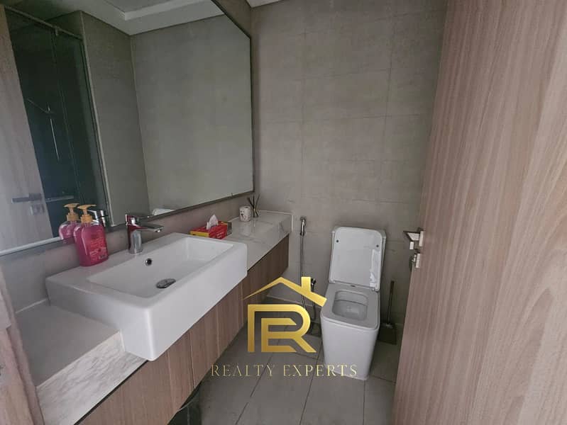 FULL BURJKHALIFA VIEW BIGGEST LAYOUT CHILLER FREE