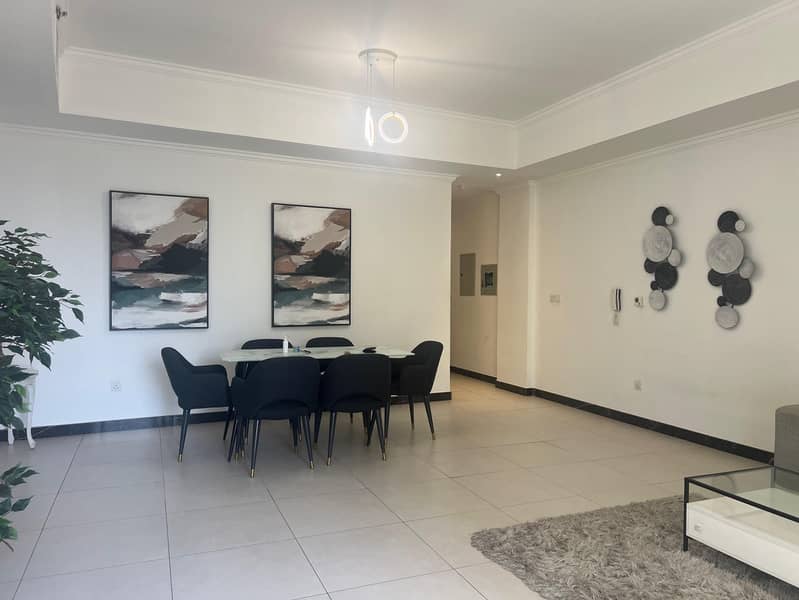 Large 2 BR Opposite Park Attractive Price