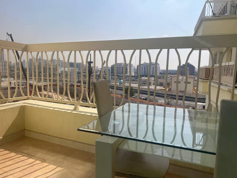 Large 2 BR Opposite Park Attractive Price - Image 13