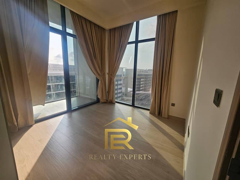 OUTSTANDING BURJKHLIFA AND POOL VIEW |CHILLER FREE