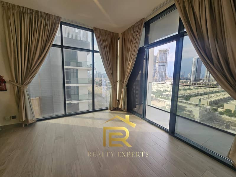 OUTSTANDING BURJKHLIFA AND POOL VIEW |CHILLER FREE - Image 12