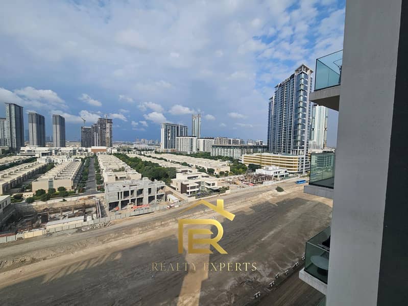 OUTSTANDING BURJKHLIFA AND POOL VIEW |CHILLER FREE - Image 15