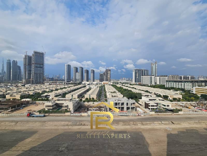 OUTSTANDING BURJKHLIFA AND POOL VIEW |CHILLER FREE - Image 16