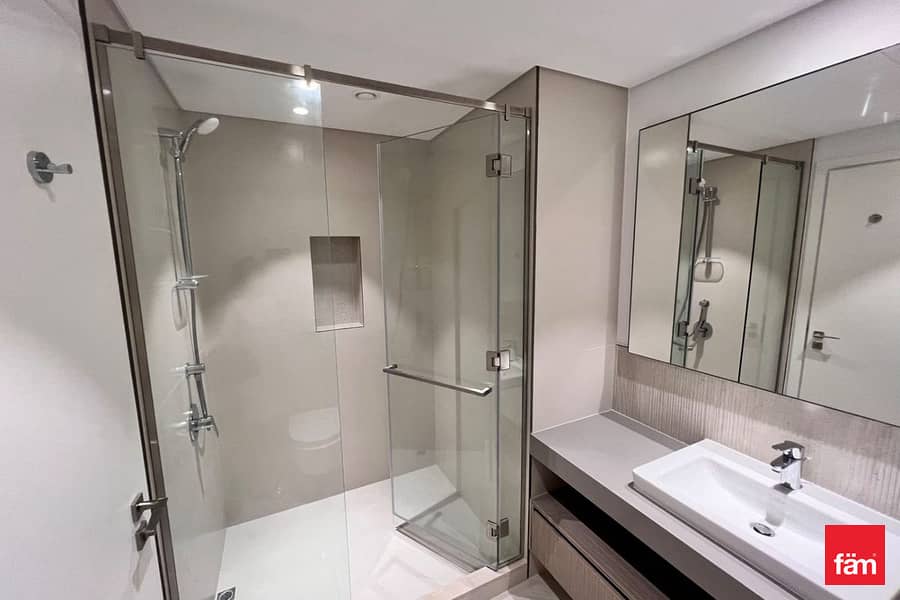 High Floor Apt | Amazing Park View | Vacant - Image 16